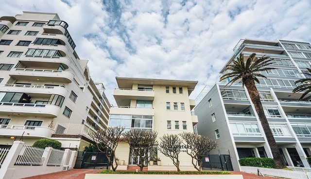 Blue waters beachside studio 50m from the sea in Cape Town