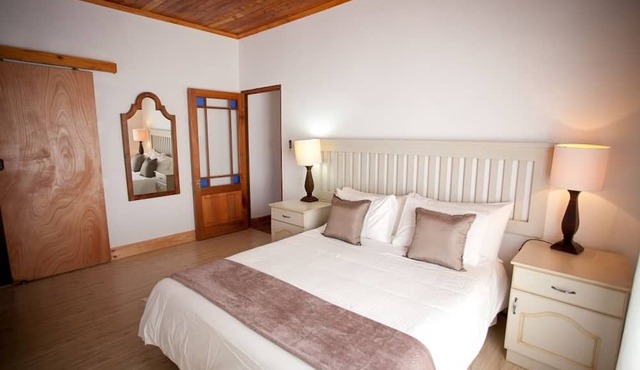 Eikelaan Farm Cottages in Wolseley