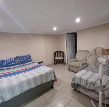 Peaceful St Helena Bay Getaway in Stompneusbaai