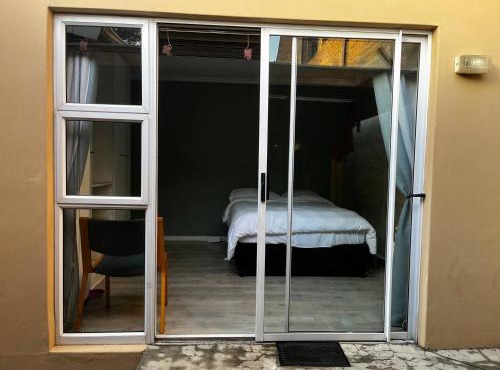 Vee's 7 bed Cottage in Bellville