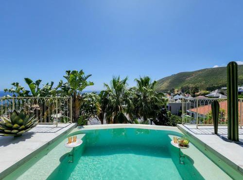 Luxury high class villa in Fresnaye 8 bedroom in Cape Town