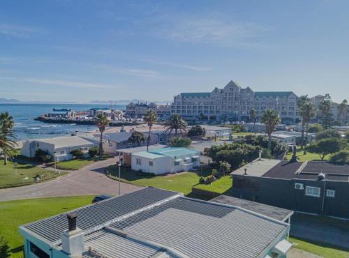 Beachwood Cottage in Gordonʼs Bay