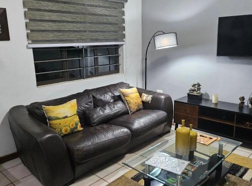Sunflower Sea View Cottage Pennington - Entire & secluded in Pennington