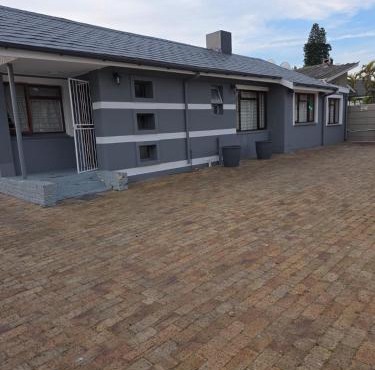 Pambazuko Guest House in Stikland