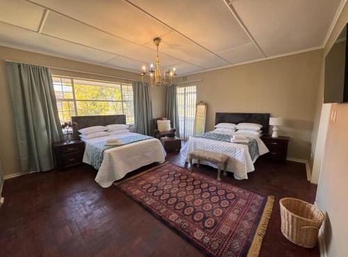 Burton House Riviera on Vaal Golf Course View in Vereeniging