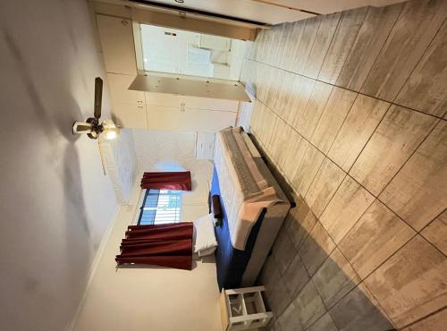 Accessible 1-Bedroom Apartment in Cape Town with Jacuzzi in Cape Town