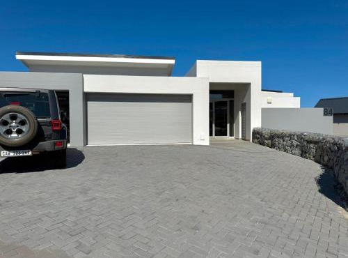 Shoreline Serenity - Pinnacle Point Estate in Mossel Bay