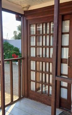 Nare Guest House in Warrenton
