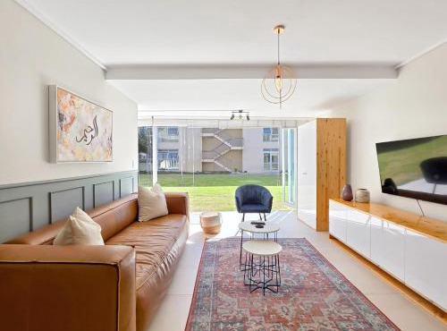 Lagoon Beach 2BR Pool, Parking, Spa Nearby in Cape Town