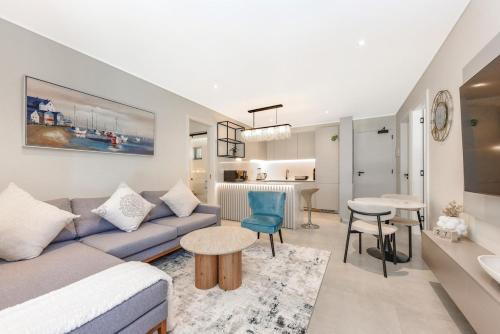 Hyde Park Rose - 2 beds, 2 baths, Gym, Pool in Johannesburg