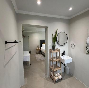 McCrae's Garden Suite in Malmesbury