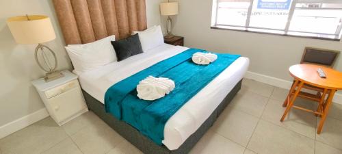 Neo & Ruks Sleep & Go Salt River in Cape Town