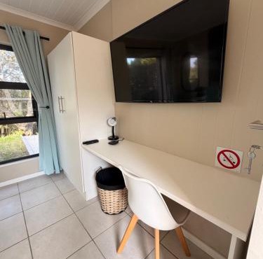 Weaver Lane Country Escape - The Rustic Mongoose in Gqeberha
