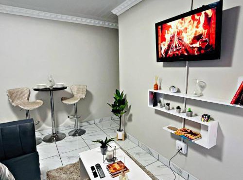 Elite Luxury Garden Escape, Executive Cottage in Welkom with Wi-Fi & Parking in Welkom