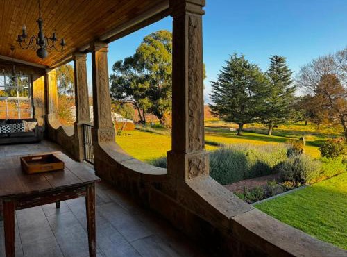 Kanondraai Farm Lodge Luxury Countryside Retreat 15kms From Clarens 4km dirt road - small vehicles may struggle - Outdoor wood fired hotub in Clarens