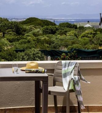 Heaven's Gate Vermont Family Villa Pool & Sea View in Hermanus