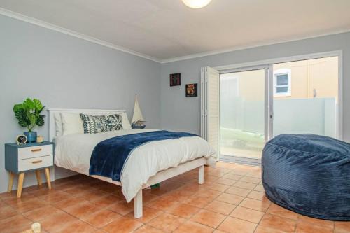Groot Kabeljou Oceanfront Home Sleeps 8 in Kleinbaai