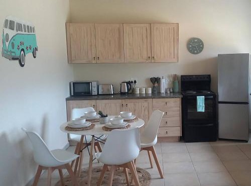 Barton Hoopoe Cottage near Hermanus with Wood Fired Hot Tub