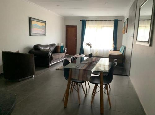 Riverside Paradise De Tweedespruit Cullinan - 2 Bedroom House in Meule