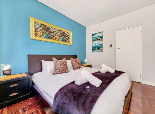 Middelhof Three Anchor Bay 4BR with Parking in Cape Town