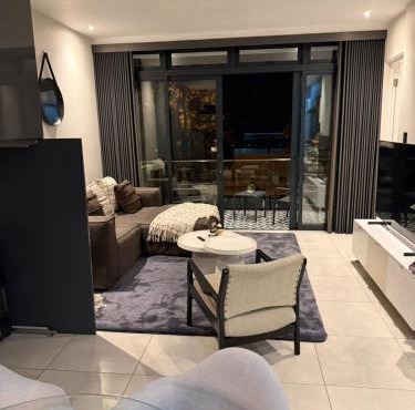 Modern Luxury Apartment- The Paramount Houghton Estate near Rosebank & Sandton in Johannesburg