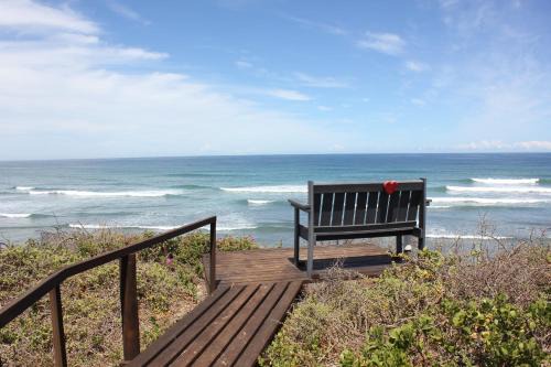 Seas the Breeze in Boknes