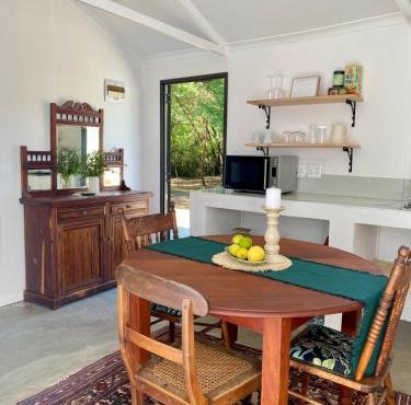 Desert Bloom Cottage in Buffelskloof