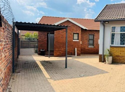 Tshepang Modern Suites Secunda in Secunda