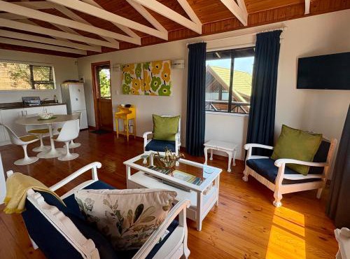 Sunny studio in the sky in Brenton-on-Sea