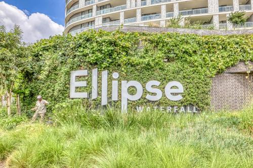 The Oud at Ellipse Waterfall in Johannesburg