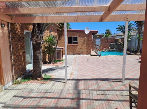 Earlswood home away in Cape Town