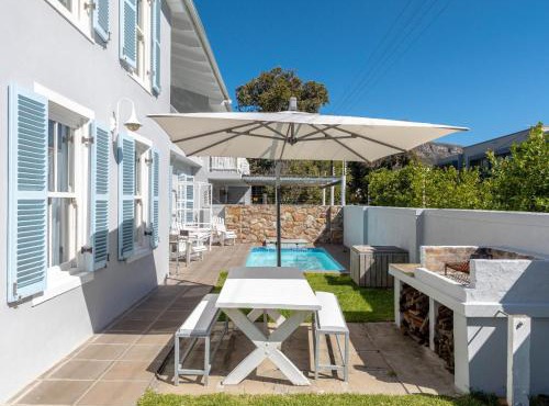 Beach House on 5th Hermanus in Hermanus