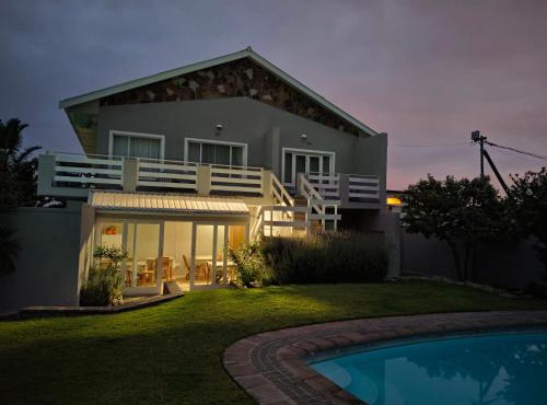 Moments Guesthouse, Kleinmond in Kleinmond