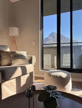 705 Riverlands - 1Bedroom Apartment with Mountain Views