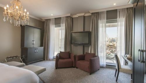 Queen Victoria Hotel by NEWMARK in Cape Town