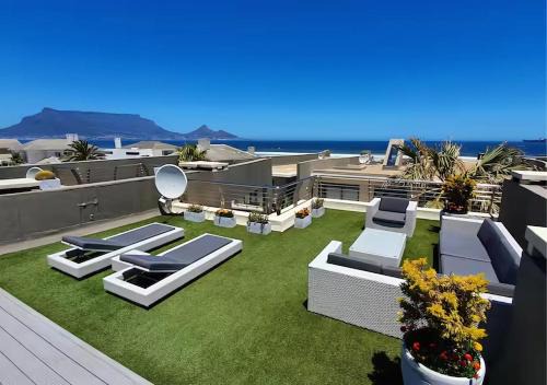 Cape Town Sunset Beach Luxury Beachfront Villa in Cape Town