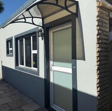 Sunny Snooze Holiday Home in Goodwood