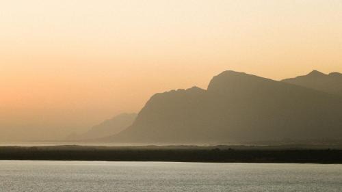 Tidesong - Luxury Villa, Benguela Cove in Vosburg