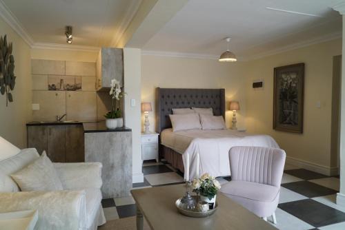 Mossel Bay Mansion - Self Catering Apartments in Die Erwe