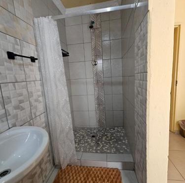 Sunrise Guest house in Mogwase