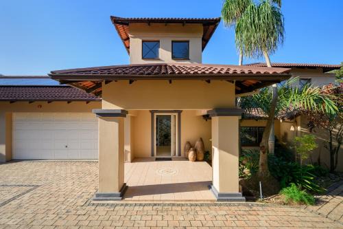 Eagle Road Holiday Home in Umtentweni