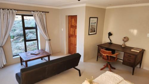 Private Group Lodge - Shama Lodge in Steytlerville