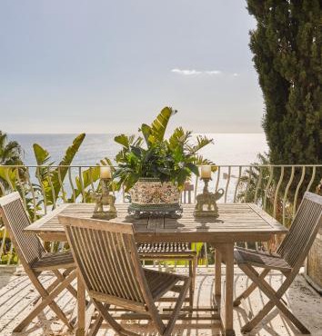 Villa del Mar - "Luxurious en-suite bedroom with lounge and stunning sea view balcony in Bantry Bay" in Cape Town