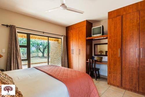 Zebula Golf and Wildlife Estate - Spectacular View Pax 13 - Moi Signature Luxury villa in Mabula