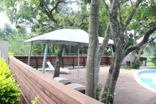 Emlanjeni Guest Lodge in White River