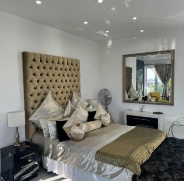 Golden Suite Apartment Summerstrand in Gqeberha