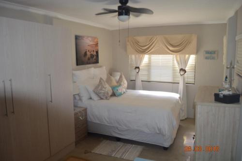 Ocean Tribe Guest Cottage in Umkomaas