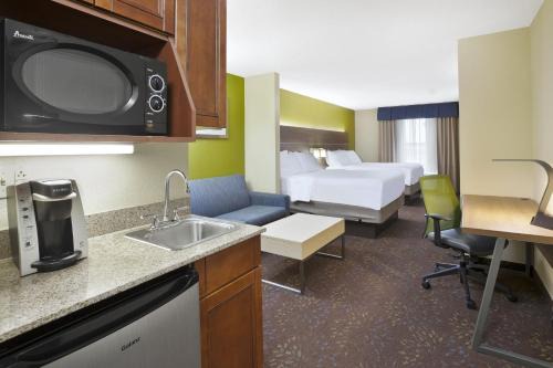 Holiday Inn Express Hotel & Suites Circleville by IHG in Circleville