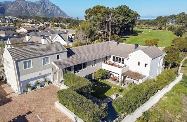 Hermanus Lodge on The Green in Hermanus